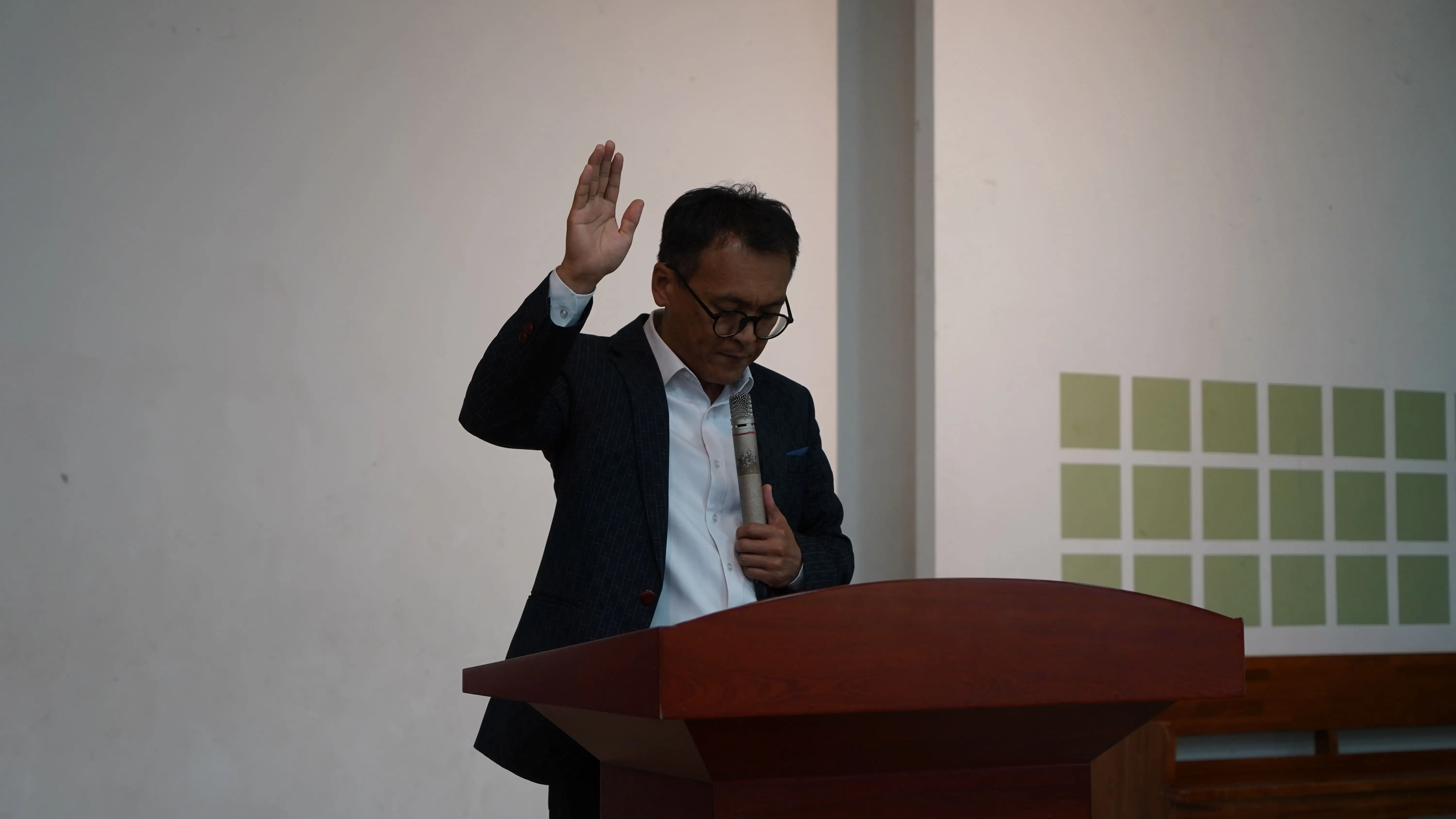 БИД СҮМДЭЭ ҮЙЛЧИЛЖ БАЙГАА НЬ ЭДГЭЭГДСЭН, УУЧЛАГДСАН, ИВЭЭГДСЭН УЧРААС...