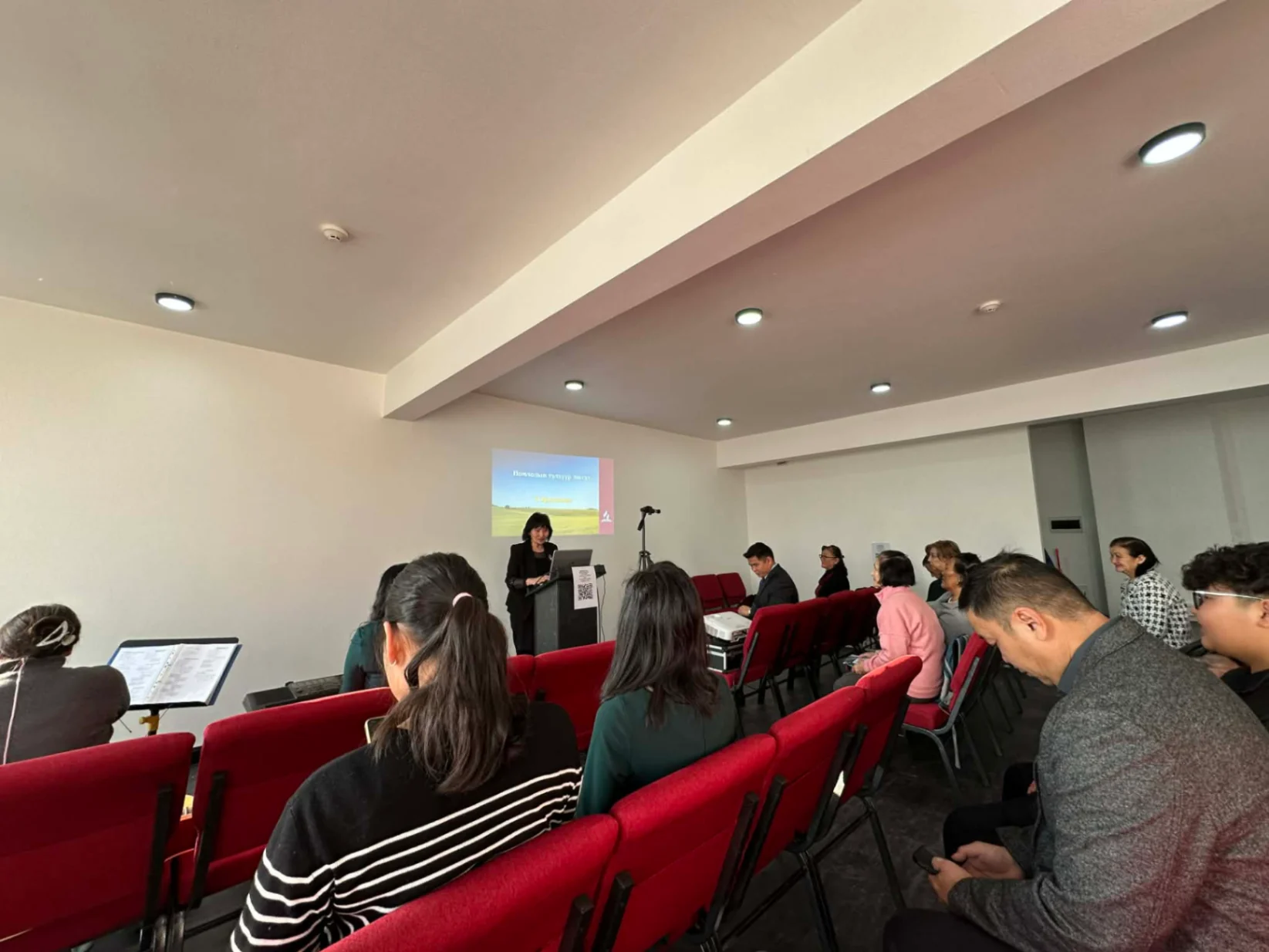 АХМАДУУДАД ХҮРСЭН ЭЗЭНИЙ ХАЙР