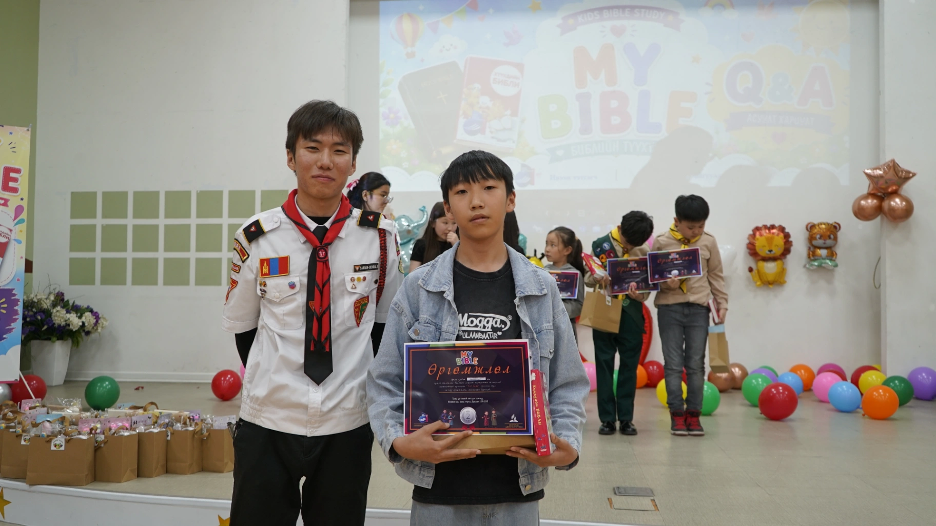 “Миний Библи” уриан дор Бурханы Үгийг судалж, мэдлэгээрээ манлайлсан хүүхдүүд тодорлоо